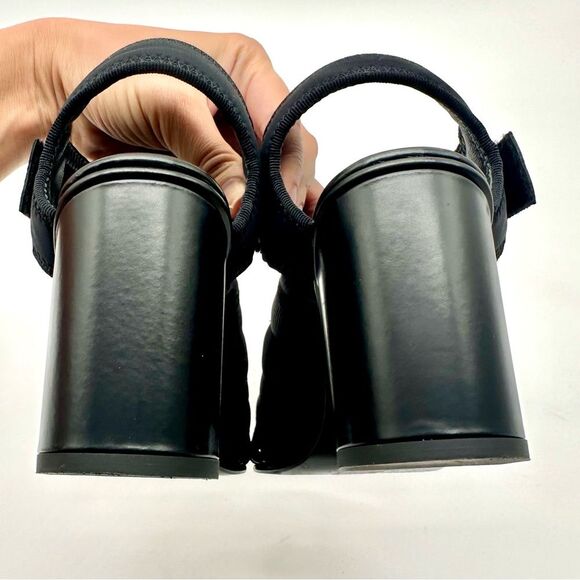 Chanel 24C Gold CHANEL & CC Logo Black Fabric Block Heel Strappy Sandals EU 37 - Picture 7 of 16